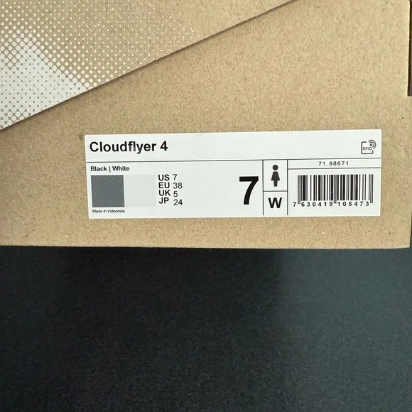 New!! On Running Cloudflyer 4 Black and White Shoes - Picture 3 of 9